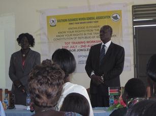 Jonglei state governor Kuol Manyang (R) attends the opening ceremony of the TOT workshop in Bor, July 31, 2012 (ST)