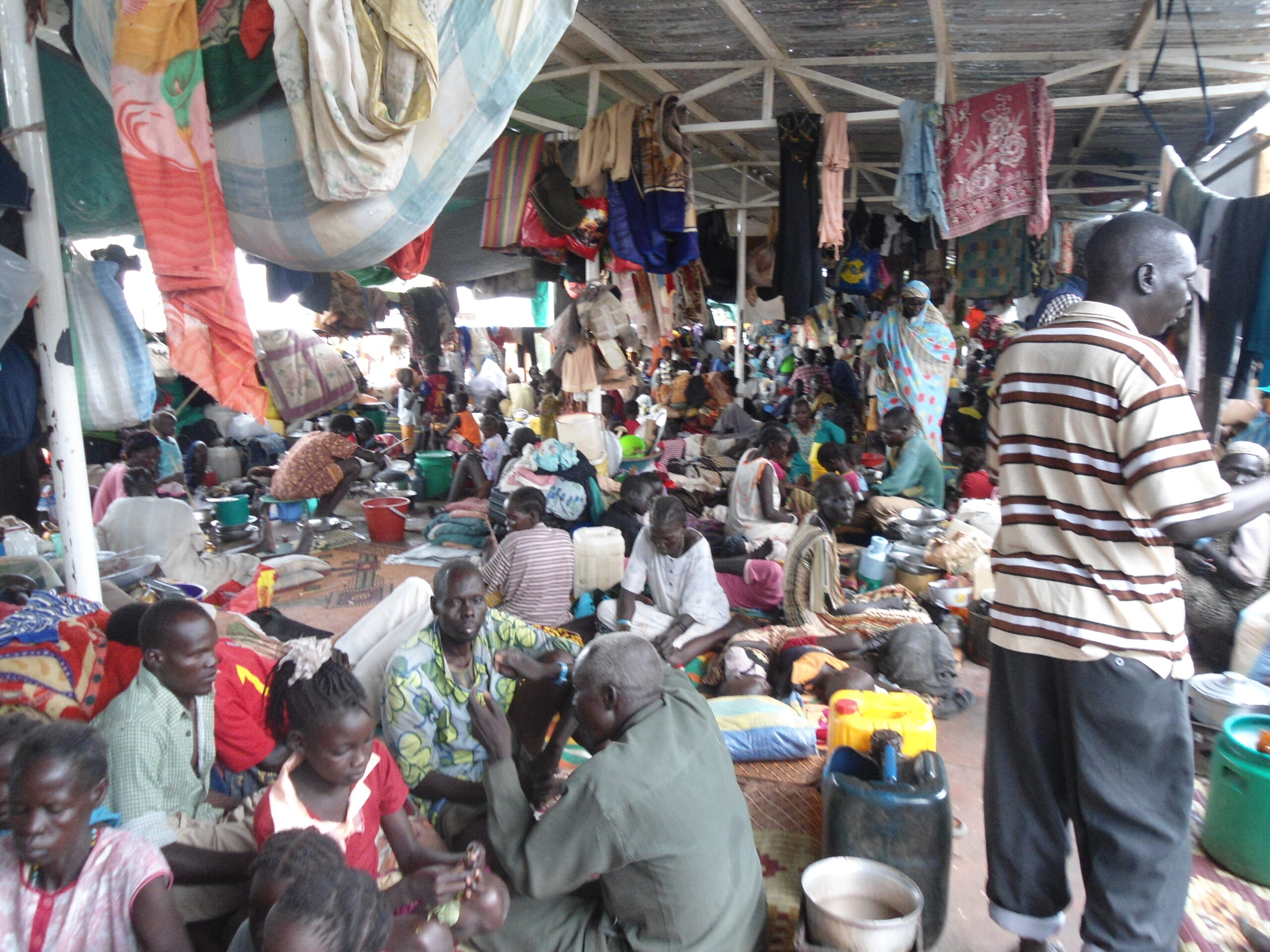 The crowded ship, Bor, Jonglei, August 22, 2012 (ST)