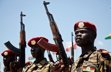 SPLA soldiers take part in a parade during their 29th anniversary celebrations in South Sudan's Juba, May 16, 2012. (Reuters)