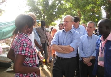 USAID deputy administrator, Donald Steinberg (centre), Juba Port, 2011 (USAID)