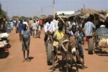 Residents at the market in the town of Abyei, central Sudan, Wednesday, Dec. 12, 2007.(AP)