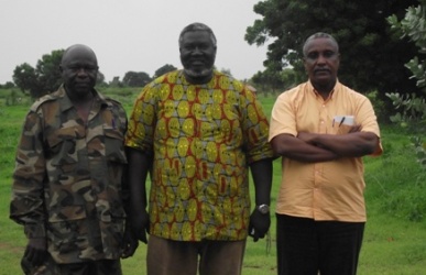 SPLM-N chairman Malik Agar (C) poses for a picture with Abdel Aziz Al Hilu (R) and  Yasir Arman (L) (photo SPLM-N)