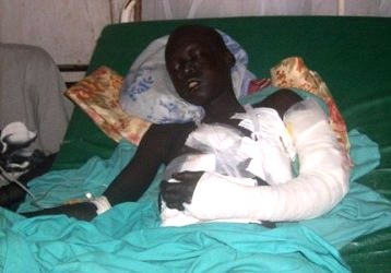 Gatwech Puol Teny who was injured on October 24 Akobo County, Jonglei State, South Sudan, in Bor hospital, 25 October 2012 (ST)