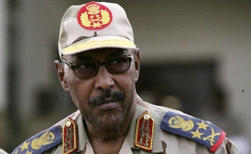 Sudanese defence minister Abdel Raheem Muhammad Hussein paid a visit to troops in North Darfur this week (Photo: Reuters)