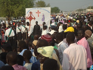 Thousands of people match in Bor, Jonglei State to celebrate Christmas Eve (ST/File)