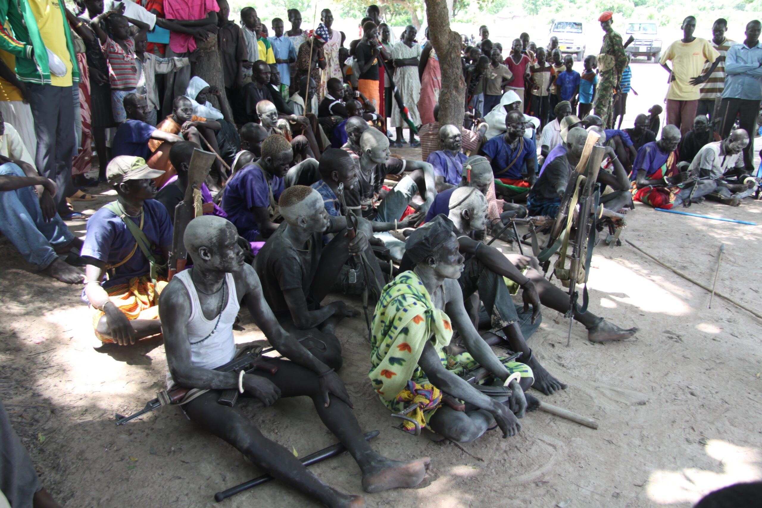 gelweng_youth_lining_up_in_jier_payam_of_rumbek_central_to_handover_their_guns_to_spla_forces_photo_taken_on_8.09.2011_.jpg