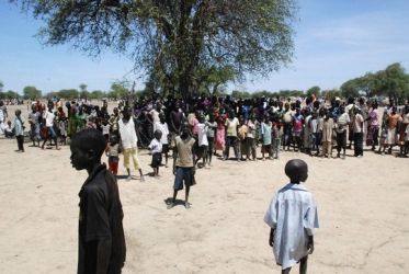 Internally displaced people gather in Turalei, in the south's Twic county, about 130 km (80 miles) from Abyei town, May 27, 2011. (Reuters)