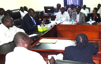 S. Sudan VP and SPLM deputy-chairman Riek Machar and Pagan Amum SPLM SG, (both on the left of the picture) briefing the senior staff of the ruling party in Juba on 14 Feb 2013 (ST)