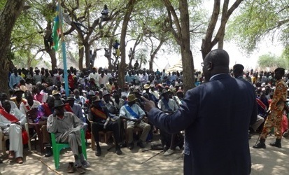 South Sudan Vice-President Riek Machar speaking to population in Walgak, Akobo county Jonglei, on Feb. 17 2013 (ST)