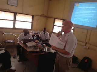 Charles Bayley from Charles Kendall & Partners briefing teachers in Unity State about South Sudan's new curriculum textbooks March 7, 2013 (ST)