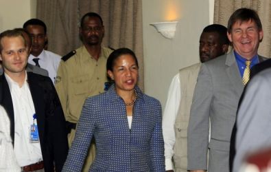 سوزان رايس سفيرة الولايات المتحدة لدى وصولها الخرطوم ضمن اعضاء وفد مجلس الامن الزائر للبلاد في يوم السبت 21 مايو 2011 (رويترز)