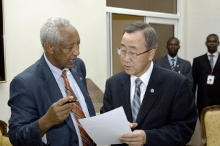 Haile Menkerios (L) and Ban Ki-moon (innercitypress)