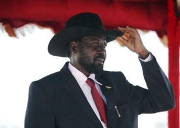 South Sudan President Salva Kiir waits for the arrival of his Kenyan counterpart Uhuru Kenyatta, who is on his first visit to the region as head of state, in Juba May 23, 2013. (Reuters)