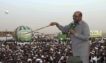 President Omer Hassan al-Bashir addresses a crowd in North Khartoum, June 8, 2013 (Reuters)