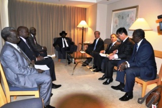 President Salva Kiir and the delegation meeting the Toyota team (goss)