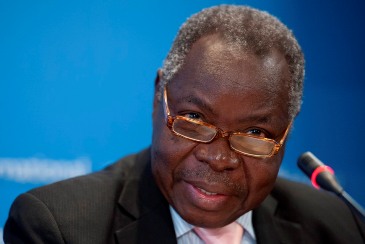 FILE - South Sudan’s Minister of Finance and Economic Planning, Kosti Manibe Ngai, at a briefing for the news media on April 20, 2013 in Washington, D.C. (IMF Photo/Cliff Owen)