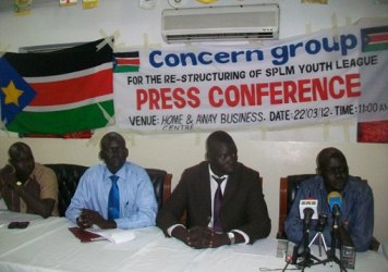 Members of the concerned group for restructuring of the SPLM youth league at Thursday’s press conference, March 22, 2012 (ST)