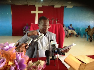 Former Unity state governor Taban Deng Gai accuses South Sudan president Salva Kiir of violating constution, while speaking at the Presbyterian Church in Bentiu, 8 July 2013 (ST)