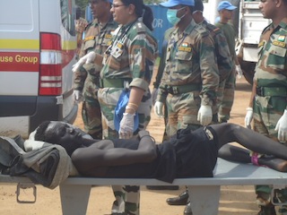 A wounded man arrives in Bor after being evacuated by the UN from the fighting in Pibor. 14 July 2013 (ST)