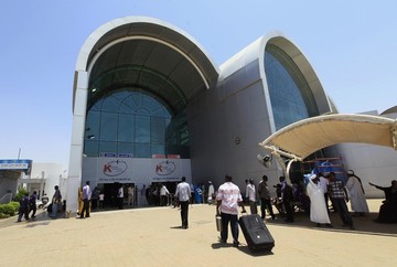 Passengers arrive at Khartoum's international airport September 13, 2012. (REUTERS/Mohamed Nureldin Abdallah)