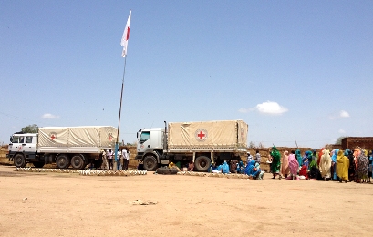 ICRC trucks arrive carrying food, seeds and farming tools to be distributed to families in and around Jebel Marra (Photo: ICRC)