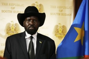 President Salva Kiir addresses a joint news conference with his Sudanese counterpart Omer Al-Bashir in Juba April 12, 2013. (Reuters)