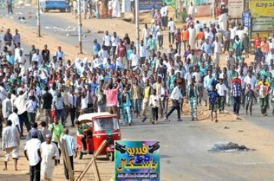 Sudanese protesters demonstrate in Khartoum's twin city of Omdurman after the government announced steep price rises for petroleum products after suspending state subsidies as part of crucial economic reforms on September 25, 2013. (Photo STR/AFP/Getty Images)
