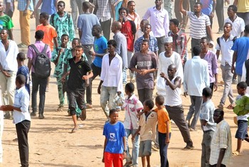 Sudanese protestors gather for a demonstration in Khartoum's twin city of Omdurman on 25 September 2013 (Photo: AFP/Getty Images)
