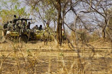 Rebel fighters from the Sudan People's Liberation Army-North (SPLA-N) on patrol in the border state of South Kordofan on 6 April  2012 (Photo: AFP/Adriane Ohanesian)