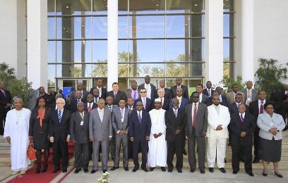African security officials pose for a collective photo at the end of their meetings in Khartoum on 20 November 2013 (SUNA)