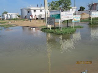 Sections of shops closed in Bor on 20 November 2013 due to floods. (ST)