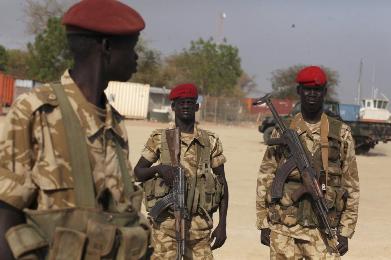 SPLA soldiers stand at the airport in Bor January 19, 2014. (Photo Reuters/Andreea Campeaunu)