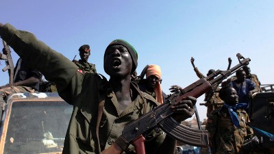 SPLA soldiers celebrate after successfully regaining the rebel-held town of Bentiu. (File photo: Reuters)