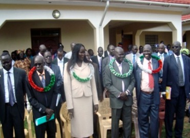 Warrap state governor poses in a photo with the members of her cabinet on 25 June 2010 (Photo Warrap state)
