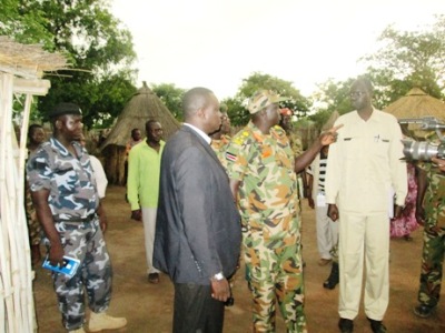 Western Bhar el Ghazal state deputy governor with divission comander Bak Akoon Akoon at millitary base in Mapel May 11, 2014 (ST).