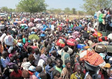 Thousands of civilians fleeing violence seek shelter at a UN compound in Jonglei state capital, Bor (Photo: UNMISS/Hailemichael Gebrekrstos)