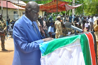 Caretaker governor of Jonglei state, John Kong Nyuon speaking to the public in Bor on Thurday 22 May 2014 (ST)