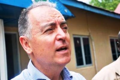 Panos Moumtzis, a senior UN humanitarian advisor speaks to reporters in Bor, June 20, 2014 (ST)