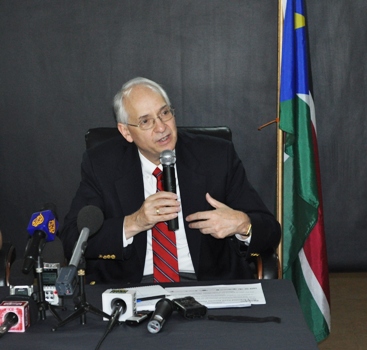 US envoy to Sudan and South Sudan Donald Booth speaks to reporters in Juba on 23 July 2014 (US embassy photo)