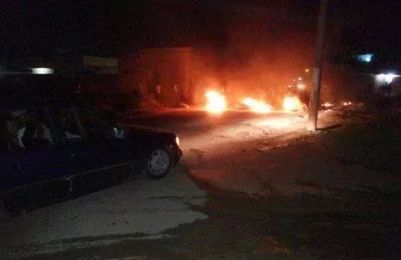 Burning tyres set on fire by protesters in Aburof street, Omdurman on 26 September 2014 (ST)
