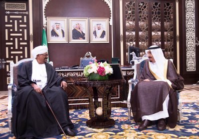 Sudanese President Omer al-Bashir meets with Saudi crown prince Salman Bin Abdulaziz (L) in Riyadh on 30 September 2014 (Photo: SPA)