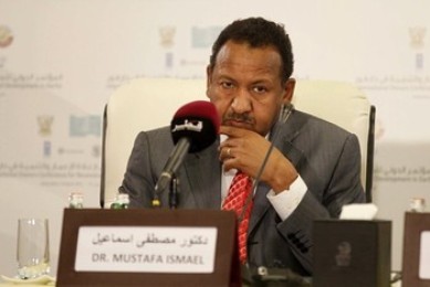 Mustafa Osman Ismail, political secretary of Sudan’s ruling National Congress Party (NCP), attends a news conference on 8 April 2013 (AFP)