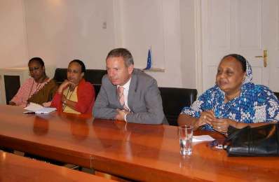 European Union ambassador to Sudan Tomas Ulicny meets Sudanese activists on 9 March 2015 (Photo courtesy of the EU delegation in Sudan)