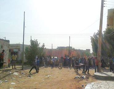مظاهرة لطالبات دارفور بالخرطوم بحري ضد ما اعتبرنه حريق متعمد للسكن الجامعي