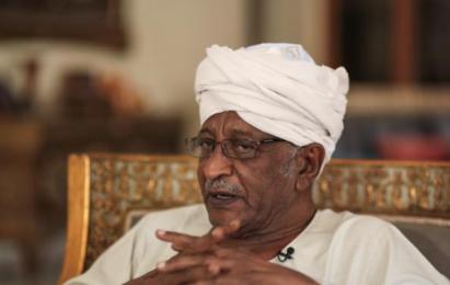 Amin Mekki Medani, top lawyer and rights defender, speaks during an interview with the AP in his house, Khartoum, on April 13, 2015 (AP Photo/Mosa'ab Elshamy)