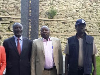 In this photo extended to Sudan Tribune, JEM's Gibril Ibraim, SLM Abel Wahid al-Nur and SLM Minni Minnawi pose for a picture at the Austrian Study Center for Peace and Conflict Resolution  in Stadtschlaining, Austria, 27.28 of May 2015
