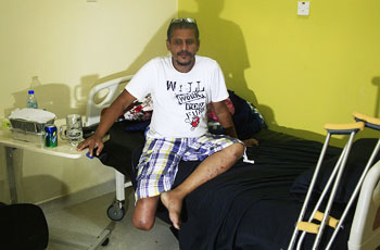 Injured Yemeni in Khartoum hospital (Ashorooq TV)