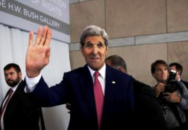 John Kerry waves after delivering a speech in support of the Iran nuclear deal at the National Constitution Center, Wednesday, Sept. 2, 2015, in Philadelphia (Photo AP)