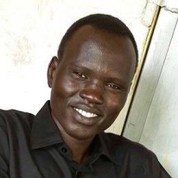 مايكل وزير رئيس تحرير صحيفة (الرأى) الناطقة بالعربية في دولة جنوب السودان
