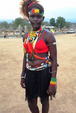 An Ethiopian Nuer girl who took part in the reception of guests from all over Ethiopia seen at a symbolic Nuer village, 1km outside Gambella town, capital of Gambella regional region, 9 December 2015 (ST Photo)